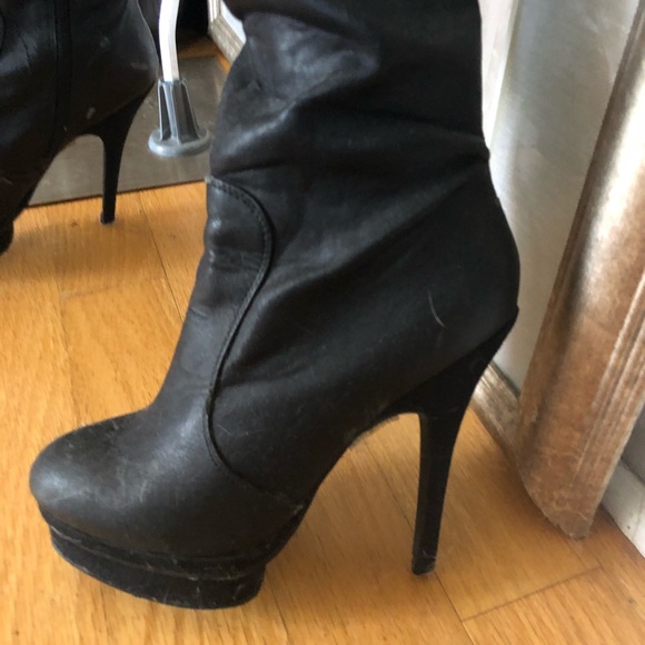 Boots - Picture 3 of 5